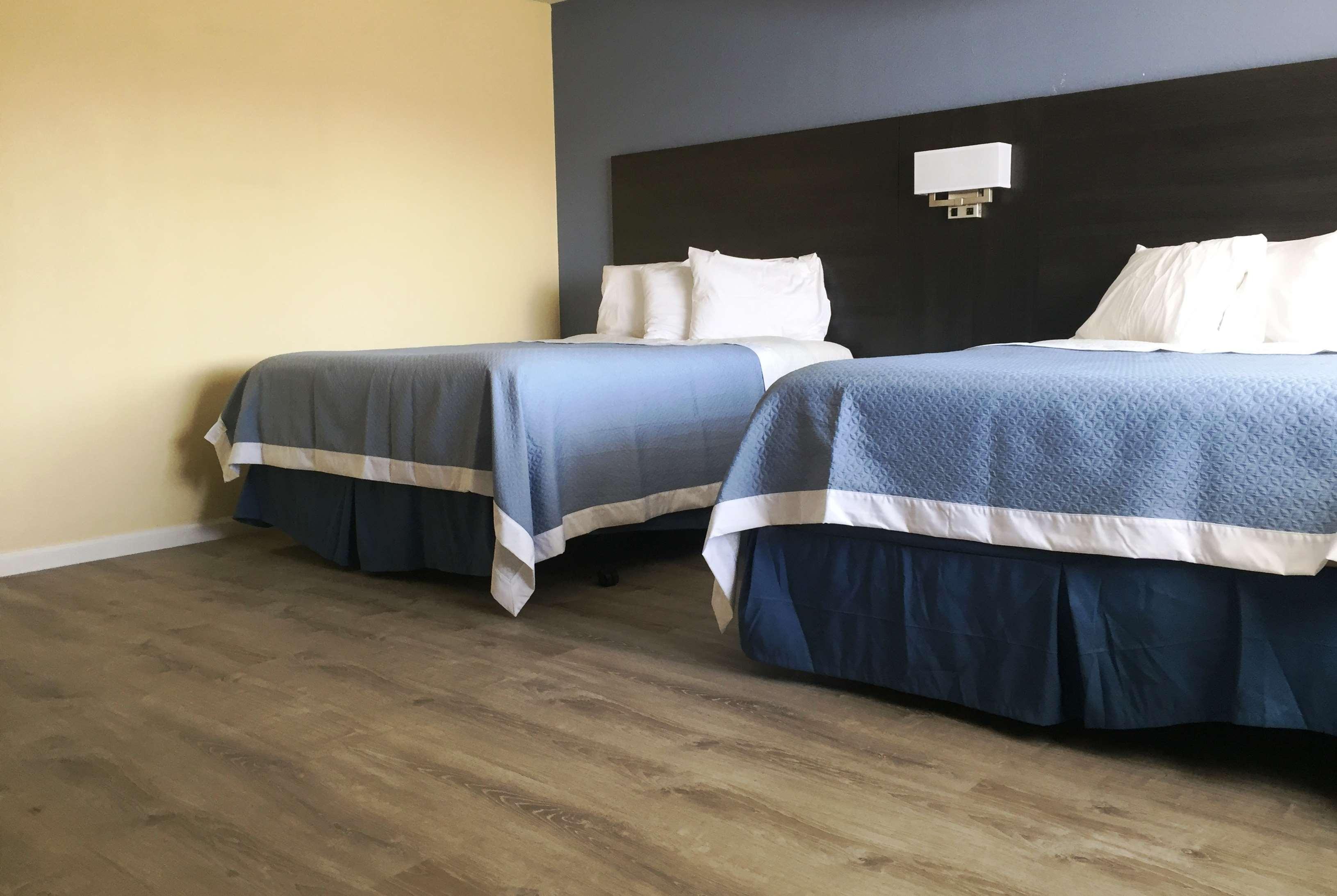 Days Inn By Wyndham Airport - Phoenix Eksteriør billede